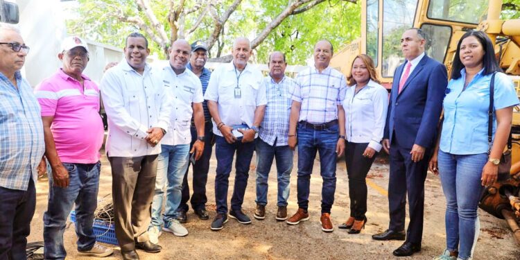 Abinader ayuda zonas agropecuarias de San Pedro de Macorís