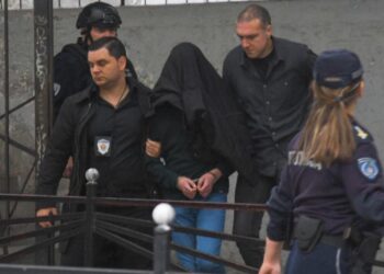 Un alumno mató a nueve personas en una escuela de Belgrado