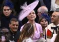 Katy Perry no encuentra su asiento en la coronación del rey Carlos III