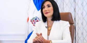 Primera dama expresa condolencias a Abel Martinez tras el fallecimiento de su madre