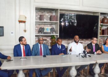 Periodistas y comunicadores elevan voz en defensa de la libertad de expresión