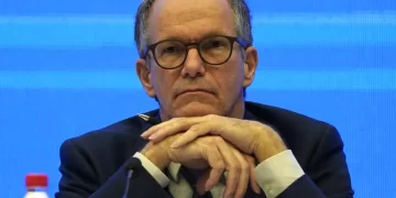 La OMS despide al científico que dirigió la búsqueda de COVID por conducta sexual inapropiada