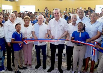 Ministro de Educación afirma la política no debe interferir en el aprendizaje de los estudiantes