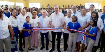 Ministro de Educación afirma la política no debe interferir en el aprendizaje de los estudiantes