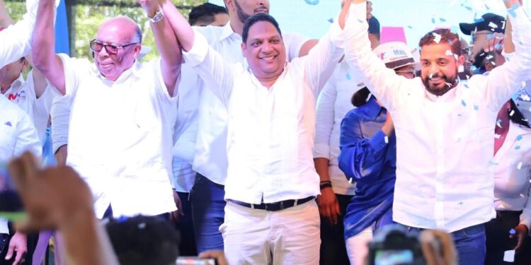 Diputado Israel Mañón lanza precandidatura a senador por Elías Piña