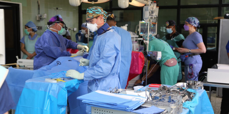 Hospital Gautier inicia XIX jornada cirugías de columna vertebral