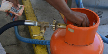 Viceministro de Comercio Interno anuncia GLP baja tres pesos