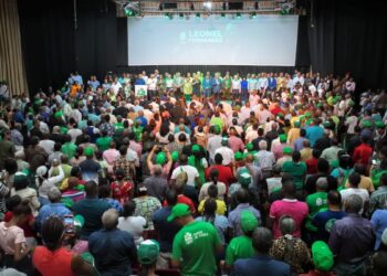 Leonel asegura que su mayor compromiso es restituir la esperanza a los dominicanos