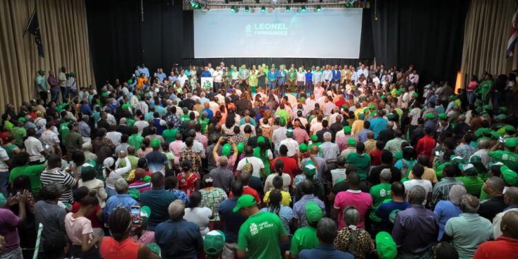 Leonel asegura que su mayor compromiso es restituir la esperanza a los dominicanos