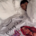 Anuel AA sube video acostado junto a camiseta de Karol G