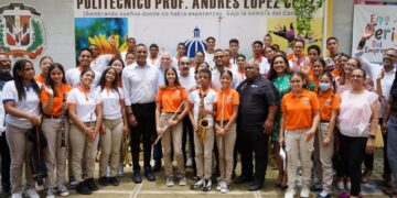 Raúl Di Blasio recibe majestuosa acogida del senador Carlos Gómez en su visita a Moca