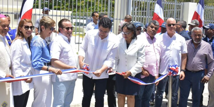 Turismo inaugura centro comunal en Maimón, Puerto Plata
