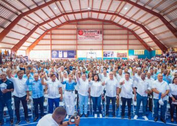 Paliza juramenta a la alcaldesa del municipio Imbert, María Elena Ramos (Chiquita