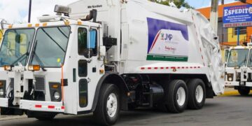 Alcalde Fidel de Los Santos suma 5 nuevos camiones al programa "Pantoja Limpia"