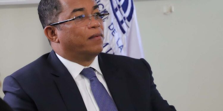 Ex Contralor, Catalino Correa Hiciano, desmiente al senador Yván Lorenzo