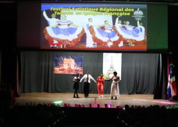 Cientos de estudiantes de la Regional 15 sorprenden con sus talentos en Festival Artístico en francés