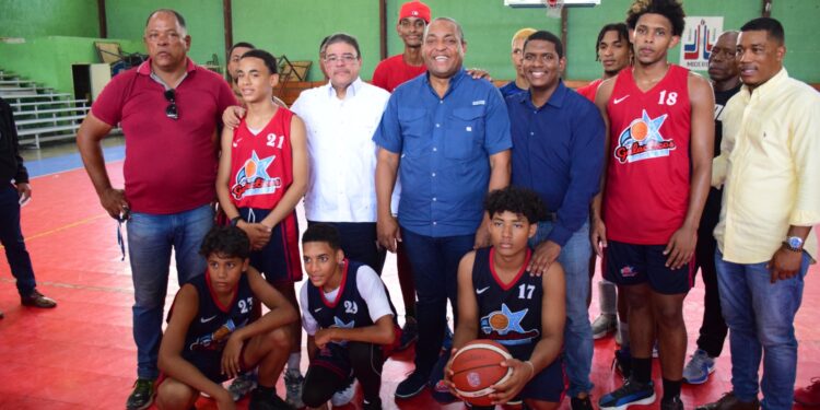 Alcalde Andújar y El Ministro de Deportes anuncian obras en Santo Domingo Oeste