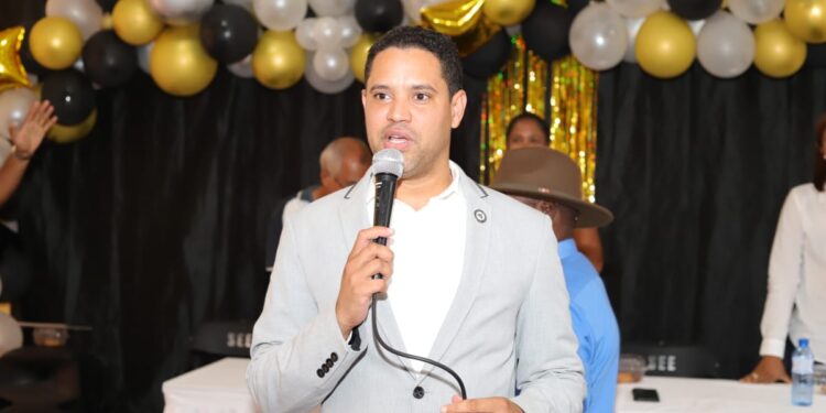 Rafael Amador afirma que el éxito personal es productos de los obstáculos que se superan en la vida