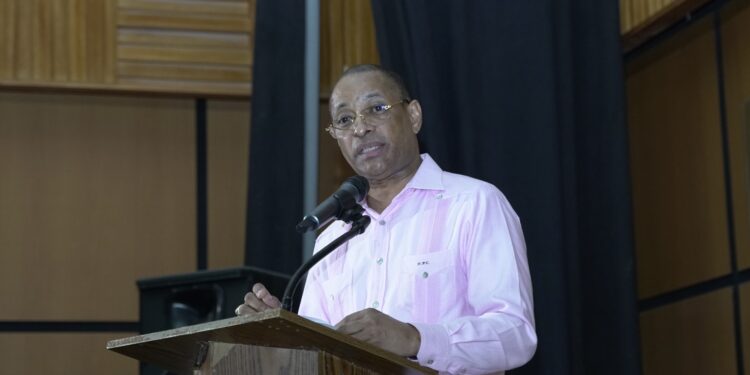 Lanzan programa de formación para trabajar en Estados Unidos y Canadá