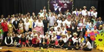 Regional 15 promueve el arte y la cultura con Festival de Teatro y Danza