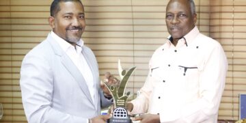 Cooperativa de Maestros recibe premio a la excelencia Empresarial en EEUU