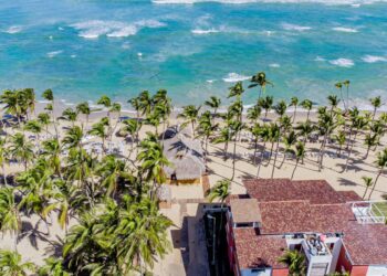 Propietario de Playa Palmera afirma sargazo sigue siendo un reto para el turismo