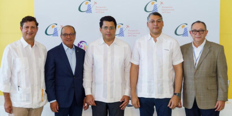 Ministerio de Turismo anuncia nueva ruta aérea de Arajet entre Santiago y Colombia