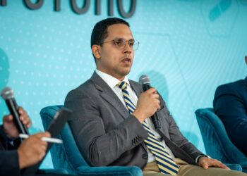 Cirujano Héctor Sánchez señala que la robótica es la cirugía del presente