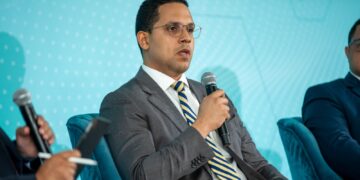 Cirujano Héctor Sánchez señala que la robótica es la cirugía del presente