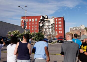 No se reportan muertes en Iowa mientras los funcionarios planean demoler el edificio parcialmente derrumbado