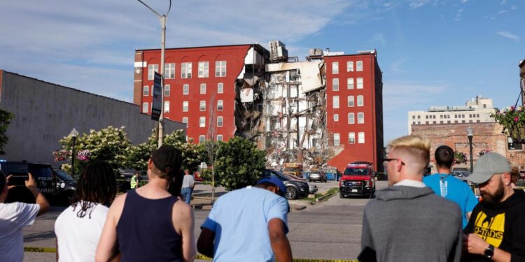 No se reportan muertes en Iowa mientras los funcionarios planean demoler el edificio parcialmente derrumbado