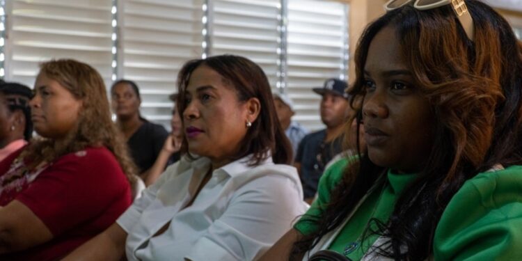 En SDE mujeres conducirán nuevos camiones colectores de desechos