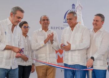 Abinader inaugura carretera Guayubín-Copey cuya inversión supera $RD1,800 millones