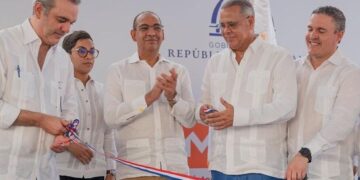 Abinader inaugura carretera Guayubín-Copey cuya inversión supera $RD1,800 millones