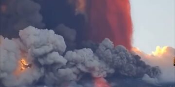 Volcán Etna registra nueva erupción; cierran Aeropuerto de Catania, en Italia