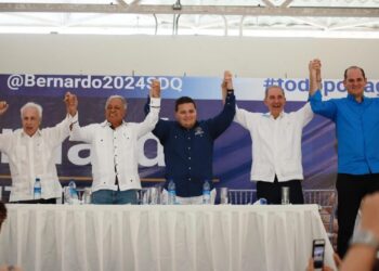 Lideres apoyan a Bernardo Perez , candidato a Diputado por SDO