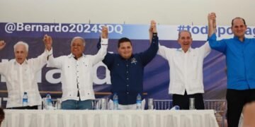 Lideres apoyan a Bernardo Perez , candidato a Diputado por SDO