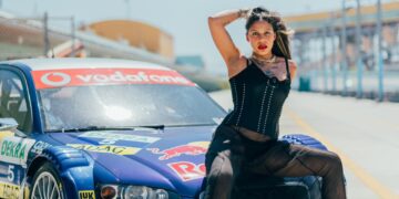 Tokischa se luce en el torneo N16 Racing Celebrity