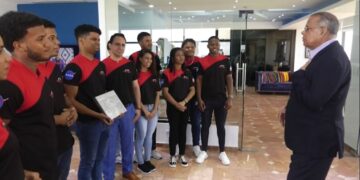 Estudiantes ganadores del NASA Human Exploration Rovers Challenge visitan Medios Telemicro
