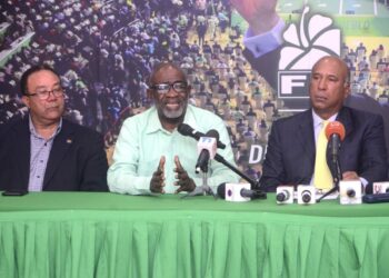 FP asegura que el Gobierno desmantela programas de protección social