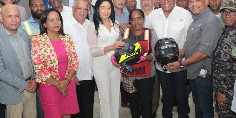 Félix Grullón apoya plan que busca regular el sector motoconcho en SDO