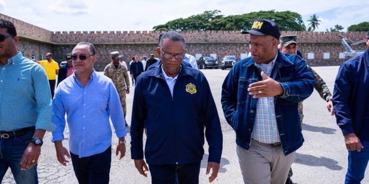 Director General Migración recorre zona fronteriza por Elías Piña e imparte instrucciones a personal de la institución