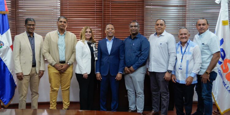 Productores de bananos de Azua destacan trabajos de interconexión hecho por Edesur y el INDRHI