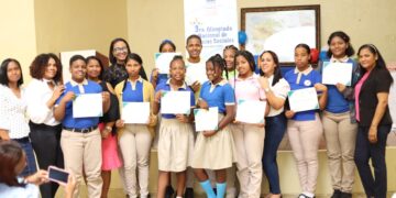 Estudiantes de la Regional 15 participan notoriamente en Olimpiadas de Ciencias Sociales