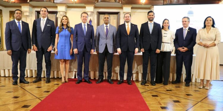 Gobierno entrega 25 millones de pesos en apoyo al desarrollo de la industria emprendedora 