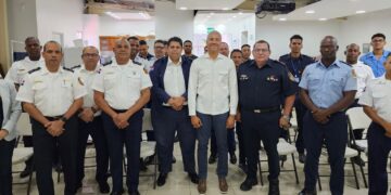 Edenorte capacita bomberos sobre manejo de accidentes eléctricos