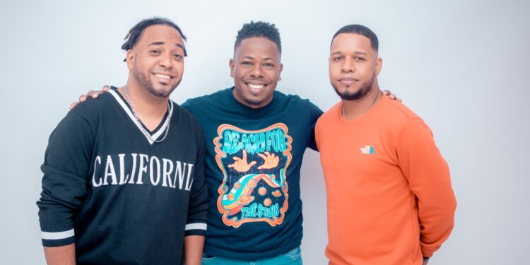 Lanzan Tómalo al Día, plataforma informativa que usa inteligencia artificial AI