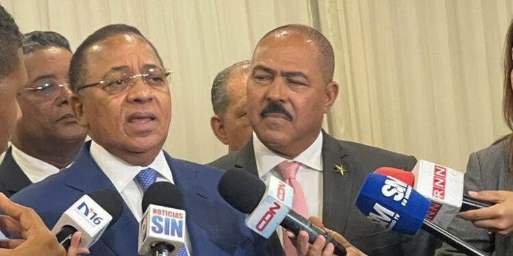 Ismael Reyes juramenta a Yomare Polanco como nuevo presidente federal del PDI en Estados Unidos