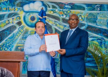 Gobierno entrega RD 148 MM para la construcción de edificios de la UASD