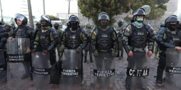 La "muerte cruzada", una salidas que sobrevolaba Ecuador desde hacía un año